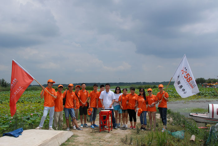 ��ɫ���e���ف�һ����Ӱ